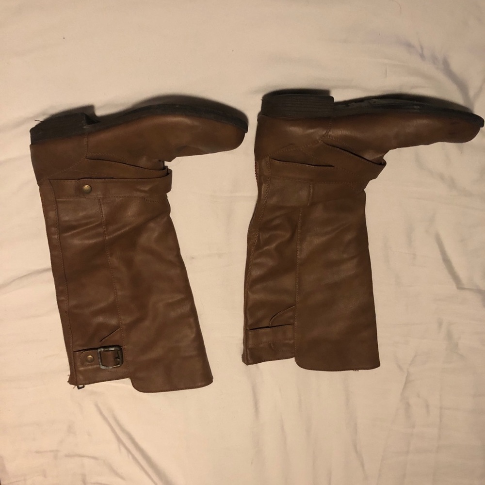 Boots - Picture 2 of 3